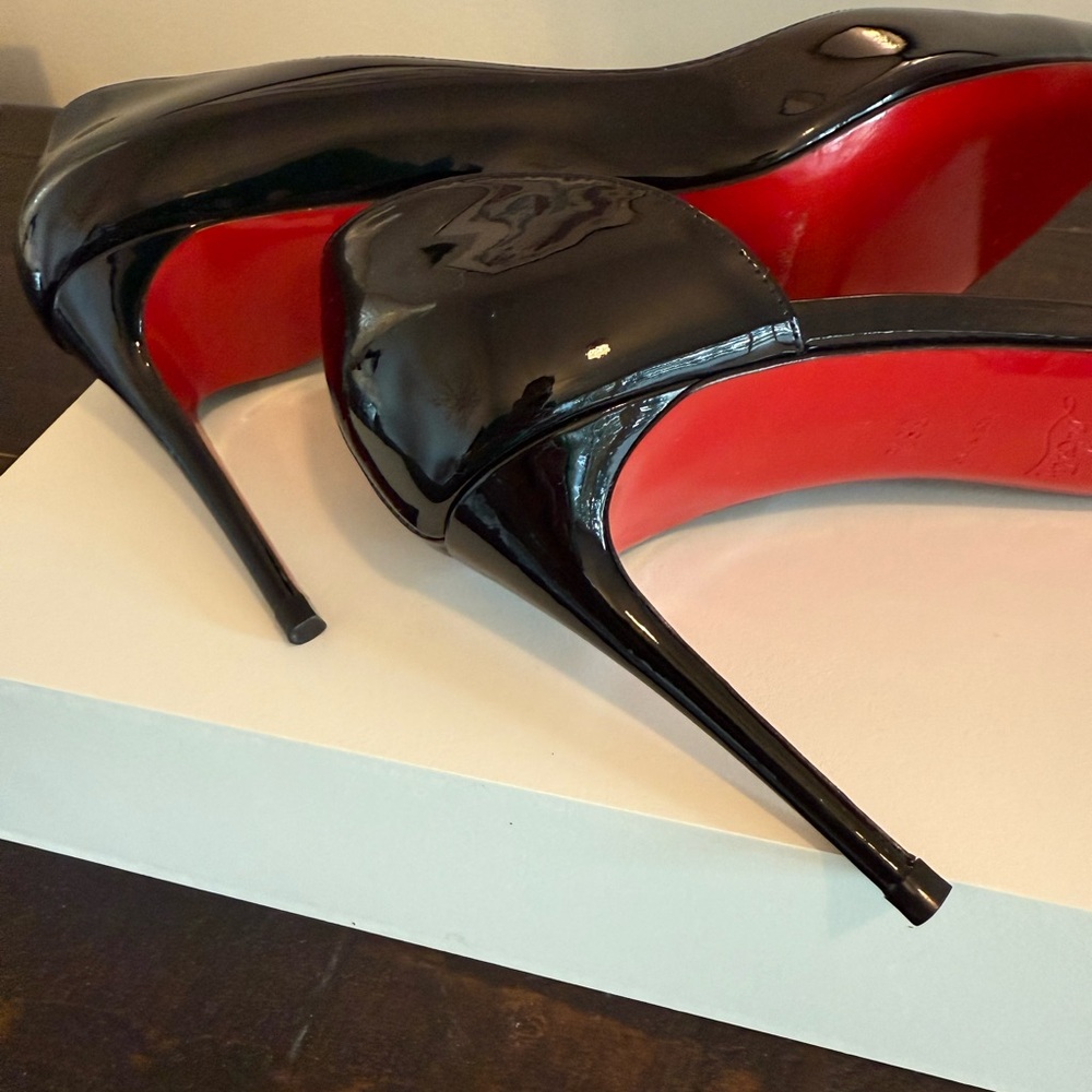 Christian Louboutin 85mm D’Orsay Pumps - Picture 6 of 8